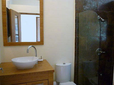 Twin Suite Bathroom Photo