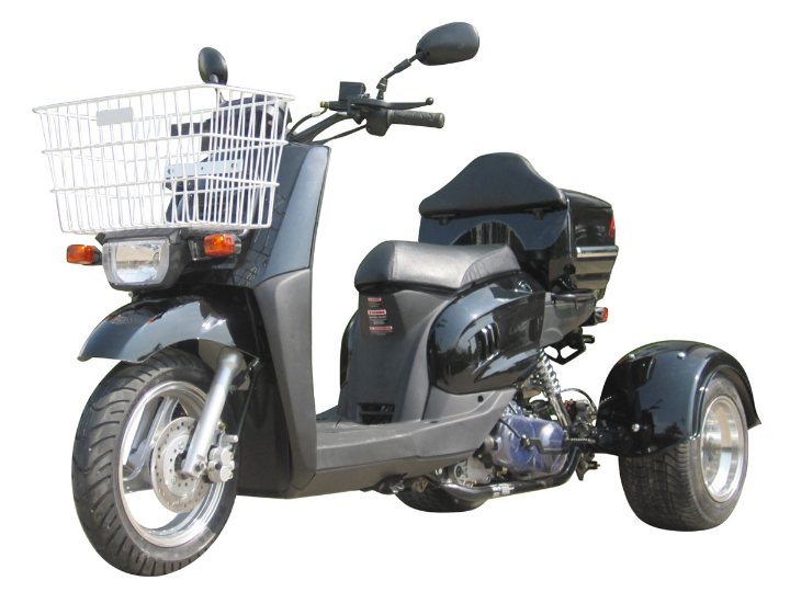 3 wheel moped