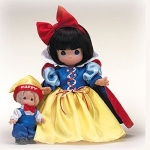 Snow White and Happy the Dwarf