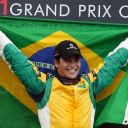 Nelson Piquet Jr conquista top-5 com Universal Soluções